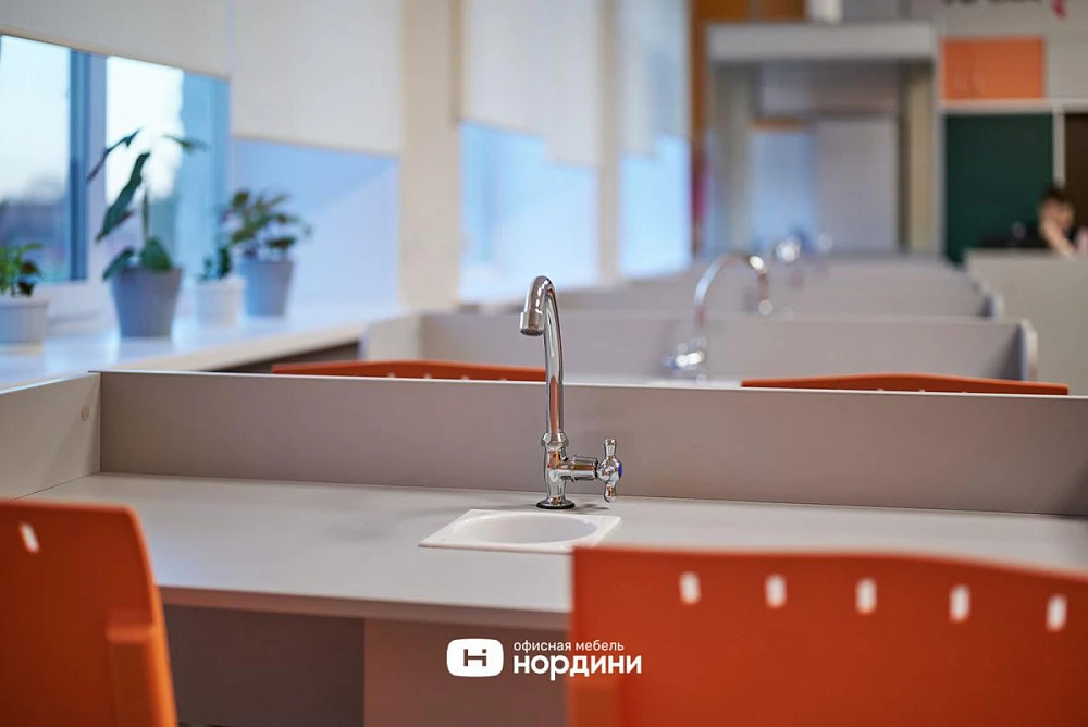 Школа в Апастово